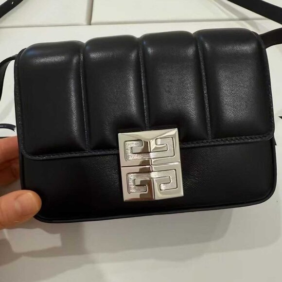 NWT Authentic Givenchy  small 4g quilted shoulder bag - Picture 2 of 9